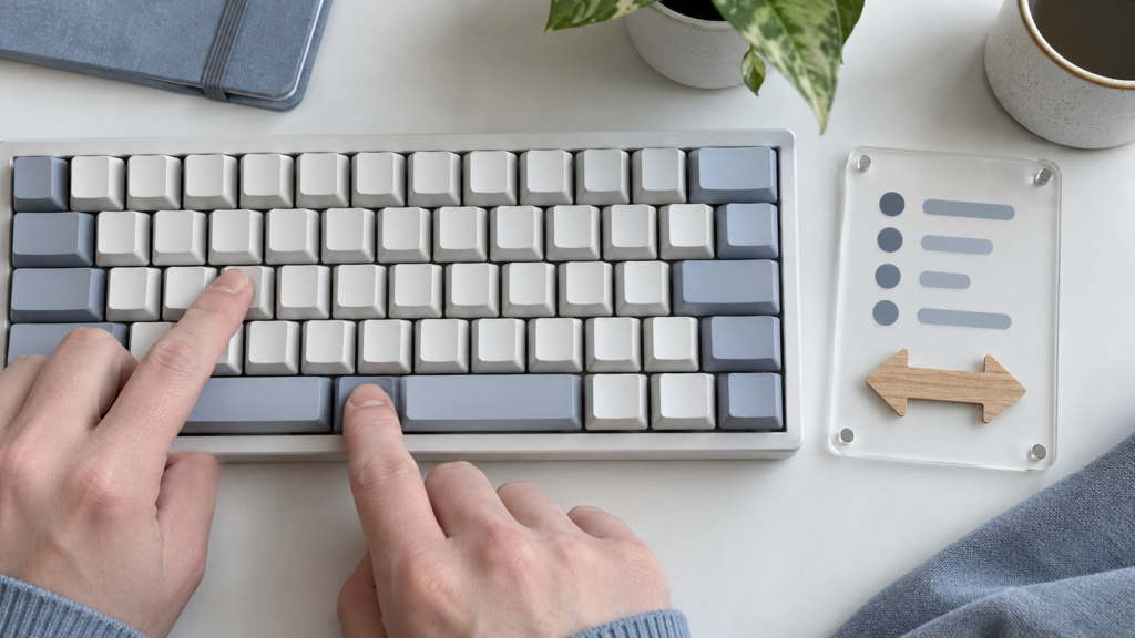 キーボード操作で一覧を開閉することを表したイメージ